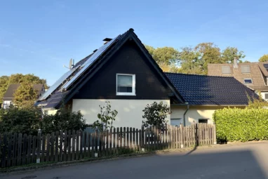 Großzügiges Zweifamilienhaus in ruhiger Wohnlage – ideal für Familien und Mehrgenerationenwohnen!