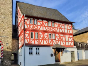 Sanierungsbedürftiges Fachwerkhaus mit Charme und Potenzial sucht neue Eigentümer!