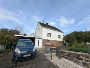Solides Einfamilienhaus mit großzügigem Garten in beliebter Wohngegend von Windeck-Rosbach/Obernau!