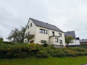 Platz für Ihre Wohnideen: Freistehendes Einfamilienhaus in ruhiger Ortslage!