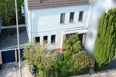 Viel Platz für die Familie – Einfamilienhaus mit Garten und großem Potenzial in Bonn-Duisdorf
