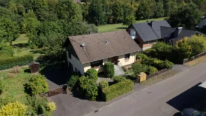 Gemütliches Einfamilienhaus mit Kamin und großem Grundstück in naturnaher Lage!