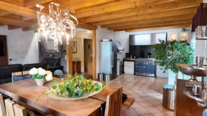 RESERVIERT!! Exklusive Maisonette-Wohnung in ruhiger Lage von Wallach mit Garten