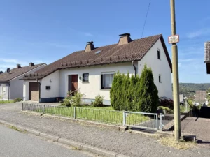 Wohnen mit vielen Möglichkeiten – Einfamilienhaus mit Einliegerwohnung!