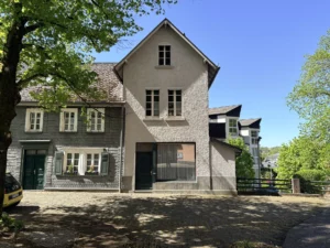 ***PREISREDUZIERUNG***
Historisches Ein-/Zweifamilienhaus in Zentrumslage von Wissen!