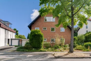 Renoviertes Ein‑bis Zweifamilienhaus mit Garten und viel Platz