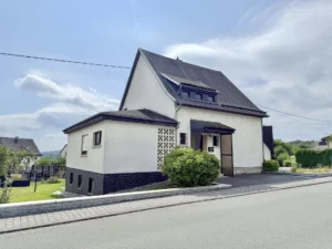 Einfamilienhaus mit viel Platz und Potenzial für die ganze Familie!