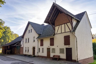 Renovierungsbedürftiges Einfamilienhaus mit 3000 m² Weidefläche in ruhiger Lage der VG Altenkirchen!