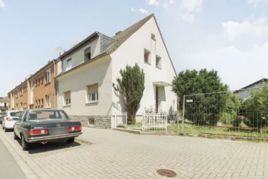 Raum für Ihre Visionen: Charmantes Einfamilienhaus mit großem Entwicklungspotenzial in Erkelenz