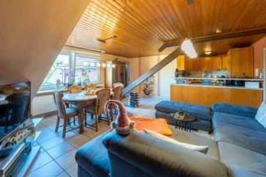 Über den Dächern der Stadt: Lichtdurchflutete 3-Zimmer Wohnung mit Weitblick und Charme auf 67m² WFL