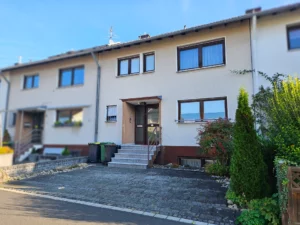 Gepflegtes Reihenmittelhaus als Kapitalanlage in gefragter Lage von Rösrath!