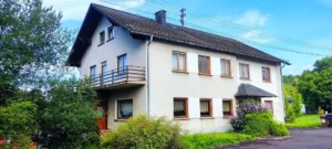 Objekt mit Entwicklungspotenzial –317 m² Wfl. auf 1.974 m² Grundstück, für Investoren & Privatnutzer