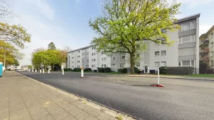Zentrales Juwel: 3 Zimmer, Südbalkon & Top-Anbindung in Mönchengladbach