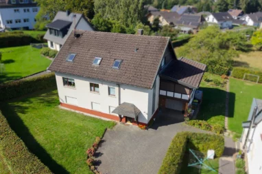 Platz für die ganze Familie: Großzügiges Einfamilienhaus mit vielseitigen Nutzungsmöglichkeiten in Windeck!