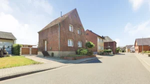 Raum für Ihre Wohnträume: Charmantes Einfamilienhaus mit viel Potenzial und sonnigem Grundstück