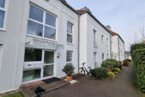 Geräumige, vermietete 3-Zi.-ETW mit TG-Stellplatz in ruhigem Wohnquartier in Langenfeld!