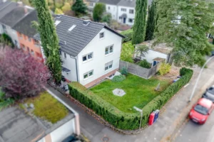 2 Wohnungen vermieten oder selbst einziehen? Beides ist sofort möglich! PROVISIONSFREI für Käufer.