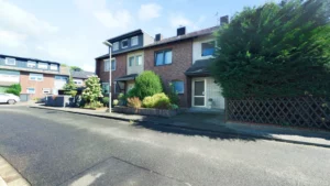 Ihr neues Familienglück in Erkelenz-Gerderath: Gemütliche DHH mit Gartenoase & Raum für Träume