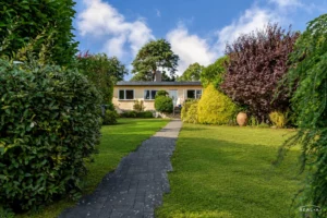 Großzügiger Bungalow mit traumhaftem Garten – wohnen in zentraler Lage von Siegburg