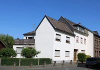 Alle drei Häuser Front
