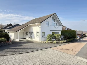 *RESERVIERT* Familienfreundliches Einfamilienhaus in ruhiger Wohnlage mit schön angelegten Garten!