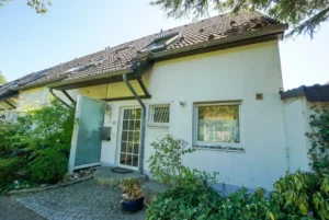 Düsseldorf-Lichtenbroich: Reihenendhaus in familienfreundlicher Lage
